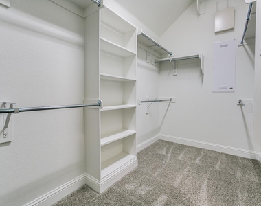 2215 Yorktown Drive - Photo Thumbnail 16