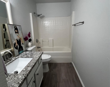 1309 Indian Wells Trail - Photo Thumbnail 10