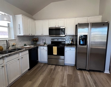 1309 Indian Wells Trail - Photo Thumbnail 2