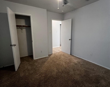 1309 Indian Wells Trail - Photo Thumbnail 11