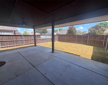 1304 Hansberry Drive - Photo Thumbnail 21
