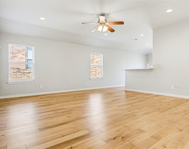 3715 Brookstone Drive - Photo Thumbnail 4