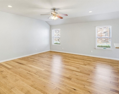 3715 Brookstone Drive - Photo Thumbnail 6