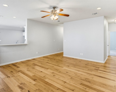 3715 Brookstone Drive - Photo Thumbnail 8