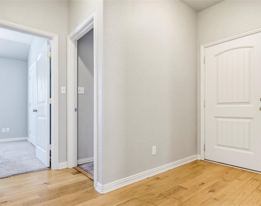 3715 Brookstone Drive - Photo Thumbnail 3