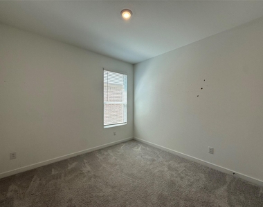726 Madrono Drive - Photo Thumbnail 15