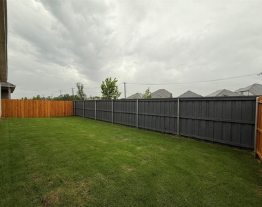 726 Madrono Drive - Photo Thumbnail 23