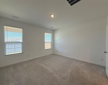 726 Madrono Drive - Photo Thumbnail 17
