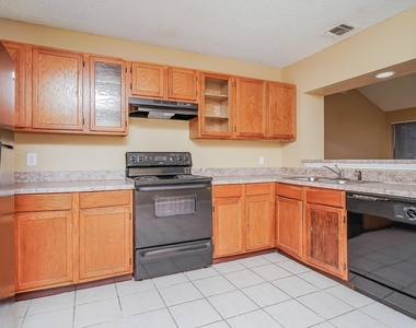 3934 Cochise Drive - Photo Thumbnail 5