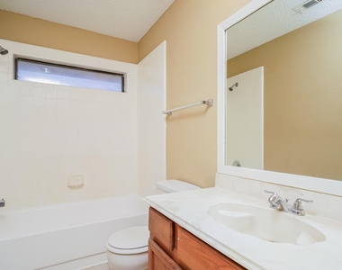 3934 Cochise Drive - Photo Thumbnail 11