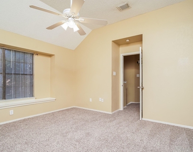 3934 Cochise Drive - Photo Thumbnail 7