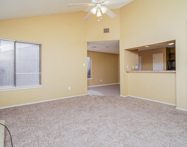3934 Cochise Drive - Photo Thumbnail 3