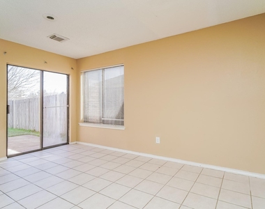 3934 Cochise Drive - Photo Thumbnail 6