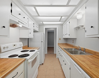 1312 Churchill Way - Photo Thumbnail 6