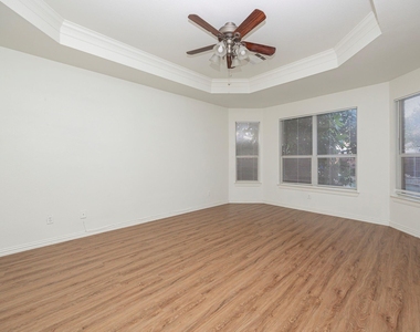 6405 Sapphire Drive - Photo Thumbnail 19