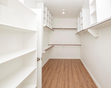 6405 Sapphire Drive - Photo Thumbnail 23