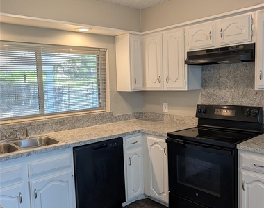 6816 Westglen Drive - Photo Thumbnail 6