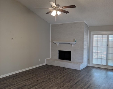 6816 Westglen Drive - Photo Thumbnail 3