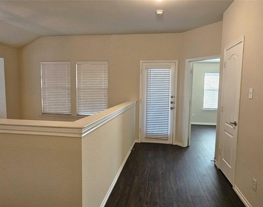 1117 Caudle Lane - Photo Thumbnail 12