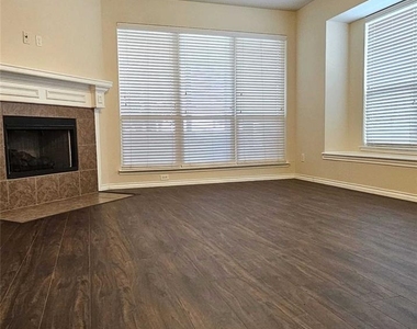 1117 Caudle Lane - Photo Thumbnail 3