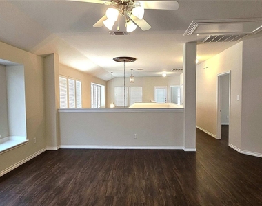 1117 Caudle Lane - Photo Thumbnail 13