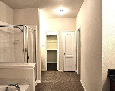 1117 Caudle Lane - Photo Thumbnail 6