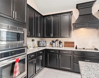 127 Chaco Drive - Photo Thumbnail 7