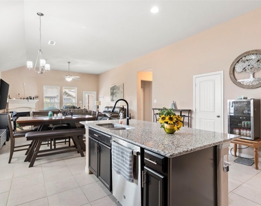 127 Chaco Drive - Photo Thumbnail 8
