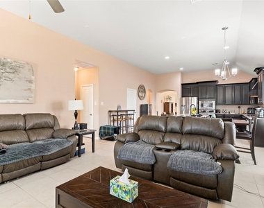 127 Chaco Drive - Photo Thumbnail 3