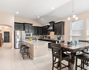 127 Chaco Drive - Photo Thumbnail 10