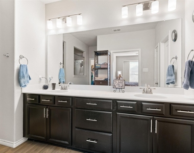 127 Chaco Drive - Photo Thumbnail 14