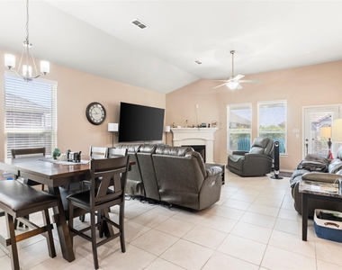 127 Chaco Drive - Photo Thumbnail 11