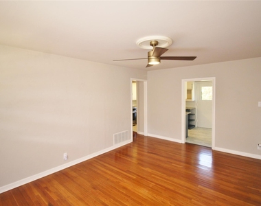 104 Savannah Street - Photo Thumbnail 5