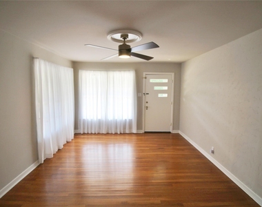 104 Savannah Street - Photo Thumbnail 2