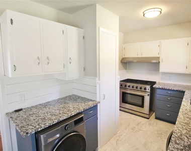 104 Savannah Street - Photo Thumbnail 10