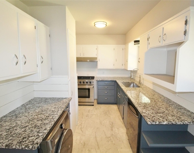 104 Savannah Street - Photo Thumbnail 8