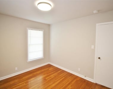 104 Savannah Street - Photo Thumbnail 21