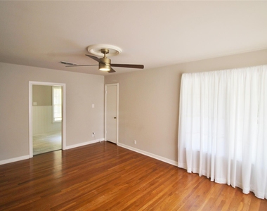 104 Savannah Street - Photo Thumbnail 4