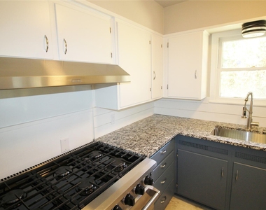 104 Savannah Street - Photo Thumbnail 11