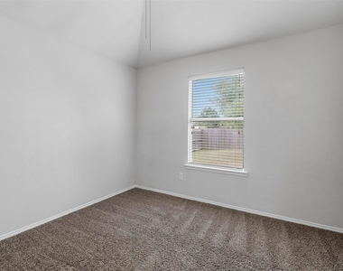 1201 Caroline Drive - Photo Thumbnail 15