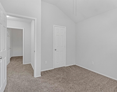 1201 Caroline Drive - Photo Thumbnail 19