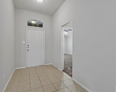 1201 Caroline Drive - Photo Thumbnail 2