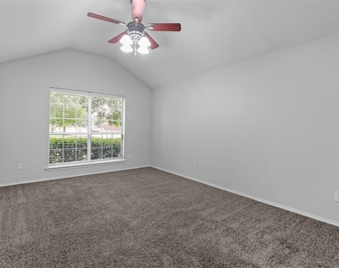 1201 Caroline Drive - Photo Thumbnail 10