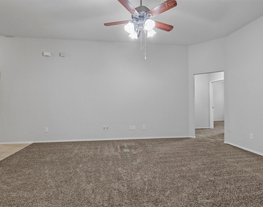 1201 Caroline Drive - Photo Thumbnail 5