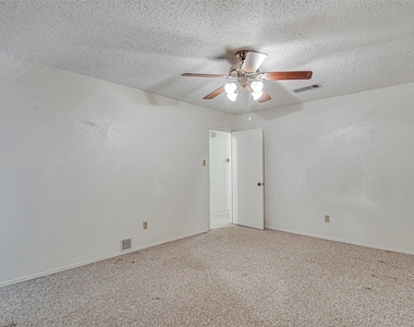 3816 Del Rio Drive - Photo Thumbnail 14