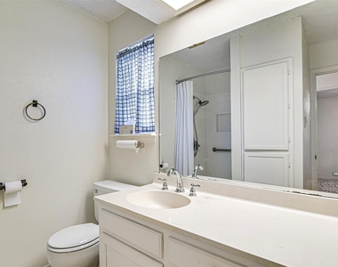 3816 Del Rio Drive - Photo Thumbnail 17