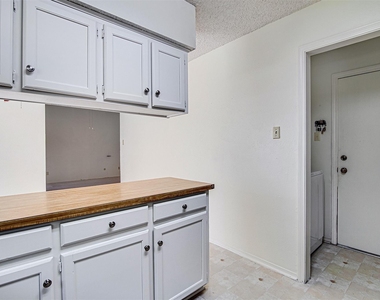 3816 Del Rio Drive - Photo Thumbnail 8
