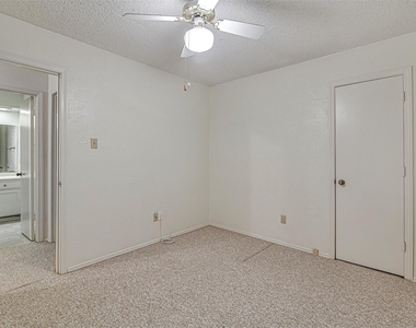 3816 Del Rio Drive - Photo Thumbnail 11