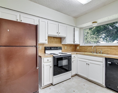 3816 Del Rio Drive - Photo Thumbnail 7