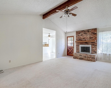 3816 Del Rio Drive - Photo Thumbnail 2